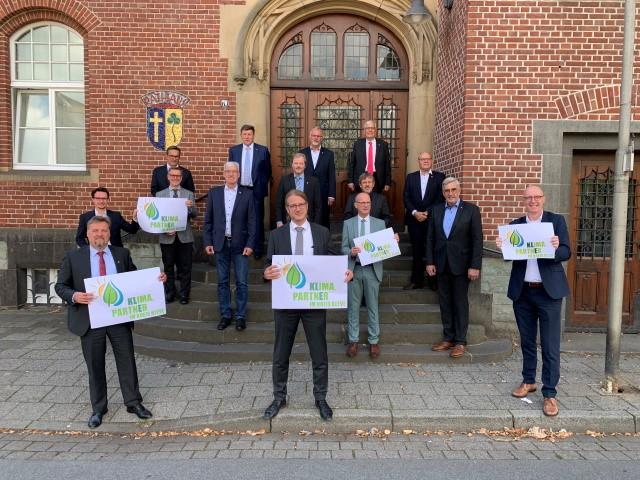 Foto: Die Bürgermeister des Kreises Kleve präsentieren die Initiative Klima.Partner