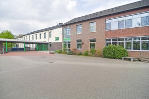 Außenansicht: Brüder-Grimm-Grundschule