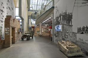 Eingang der Dauerausstellung im Haus der Geschichte in Bonn