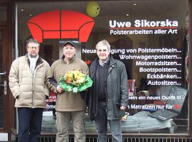 Willi Stoelk, Uwe Sikorska und Franz-Josef Hüls bei der Geschäftseröffnung