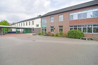 Außenansicht: Brüder-Grimm-Grundschule