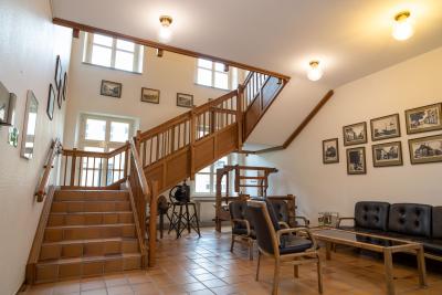 Foto: Treppenaufgang im Haus Issum