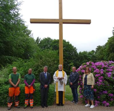 Gruppenfoto Holzkreuz