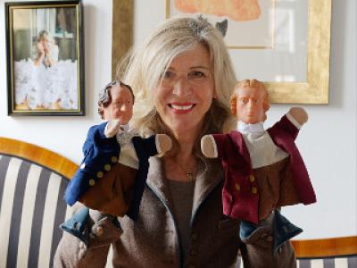 Foto: Dr. Dagmar Gastdorf mit Handpuppen