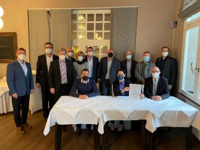 Foto: Die Konferenz unterzeichnete jetzt in Emmerich am Rhein die Kooperationsvereinbarung „graue Flecken“