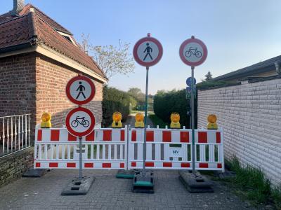 Absperrung des Fußweges zur Fleuthbrücke