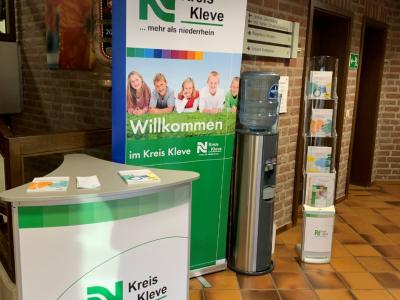 Informationsstand der Pflegeberatung Kreis Kleve im Rathaus Issum