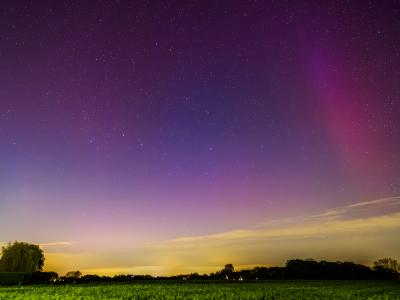 Am 05.11.2023 konnte man in weiten Teilen Deutschlands Polarlichter am Himmel sehen, auch wie auf dem Bild in Issum. 